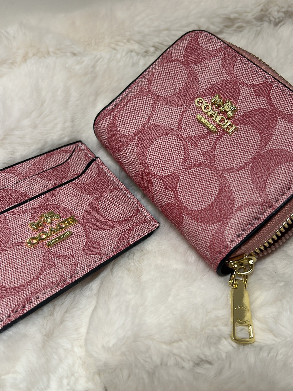 Pink Coach Set - Picture 5 of 6